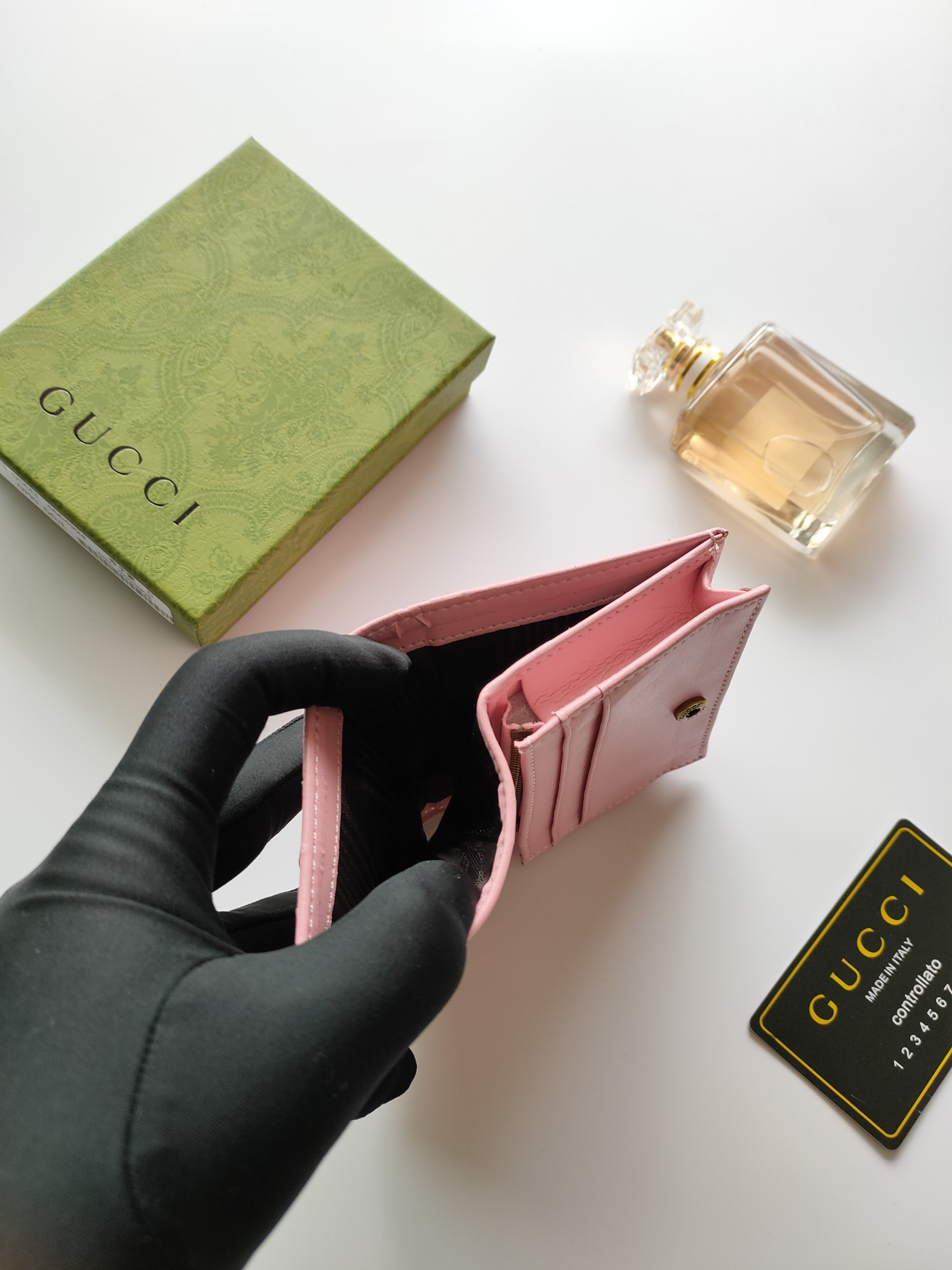 G*u*i gg  card case wallet