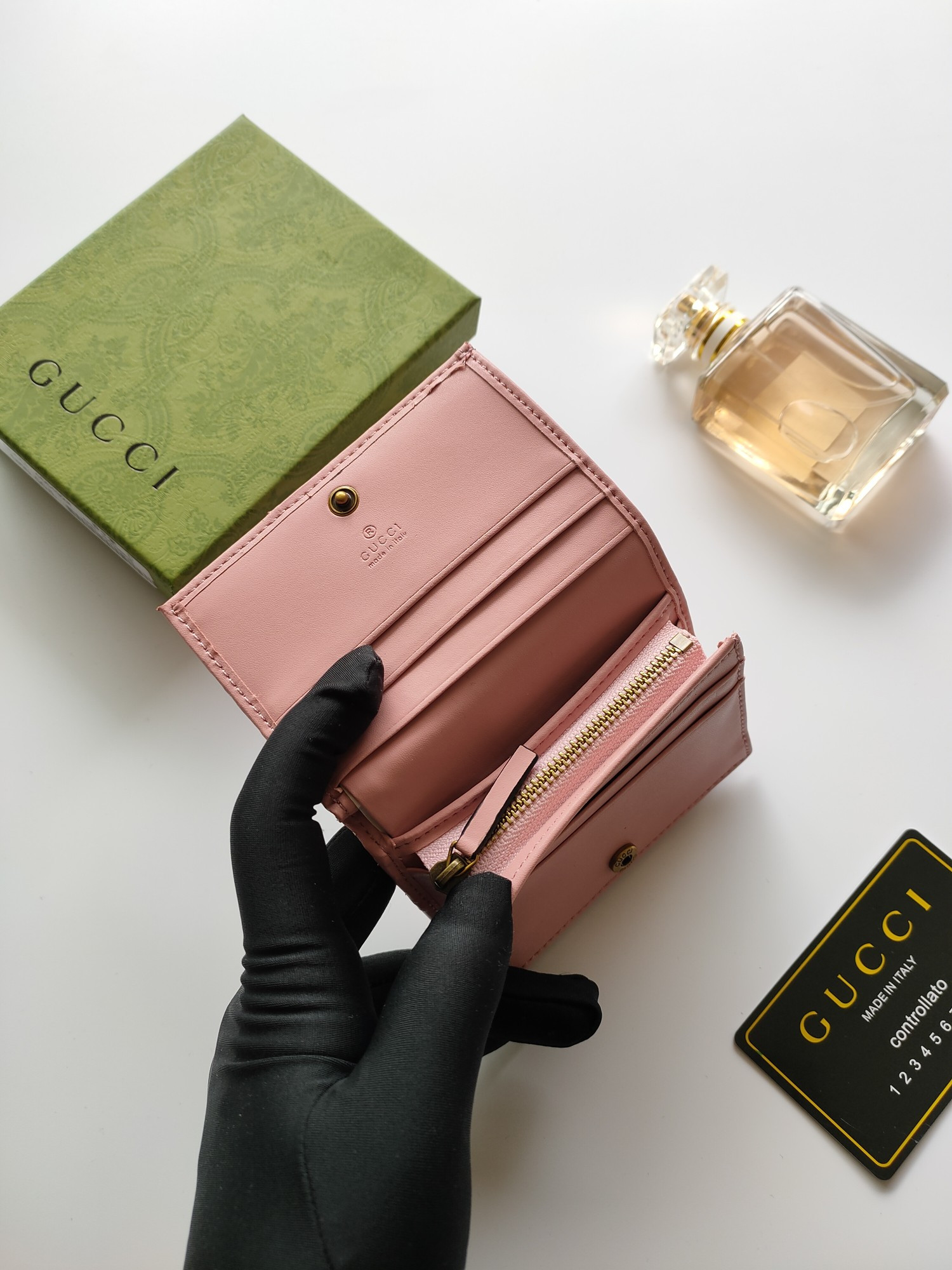 G*u*i gg card case wallet