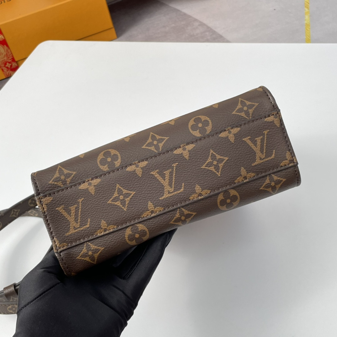 LV M45847 Sac Plat BB 21.5×22×9 cm