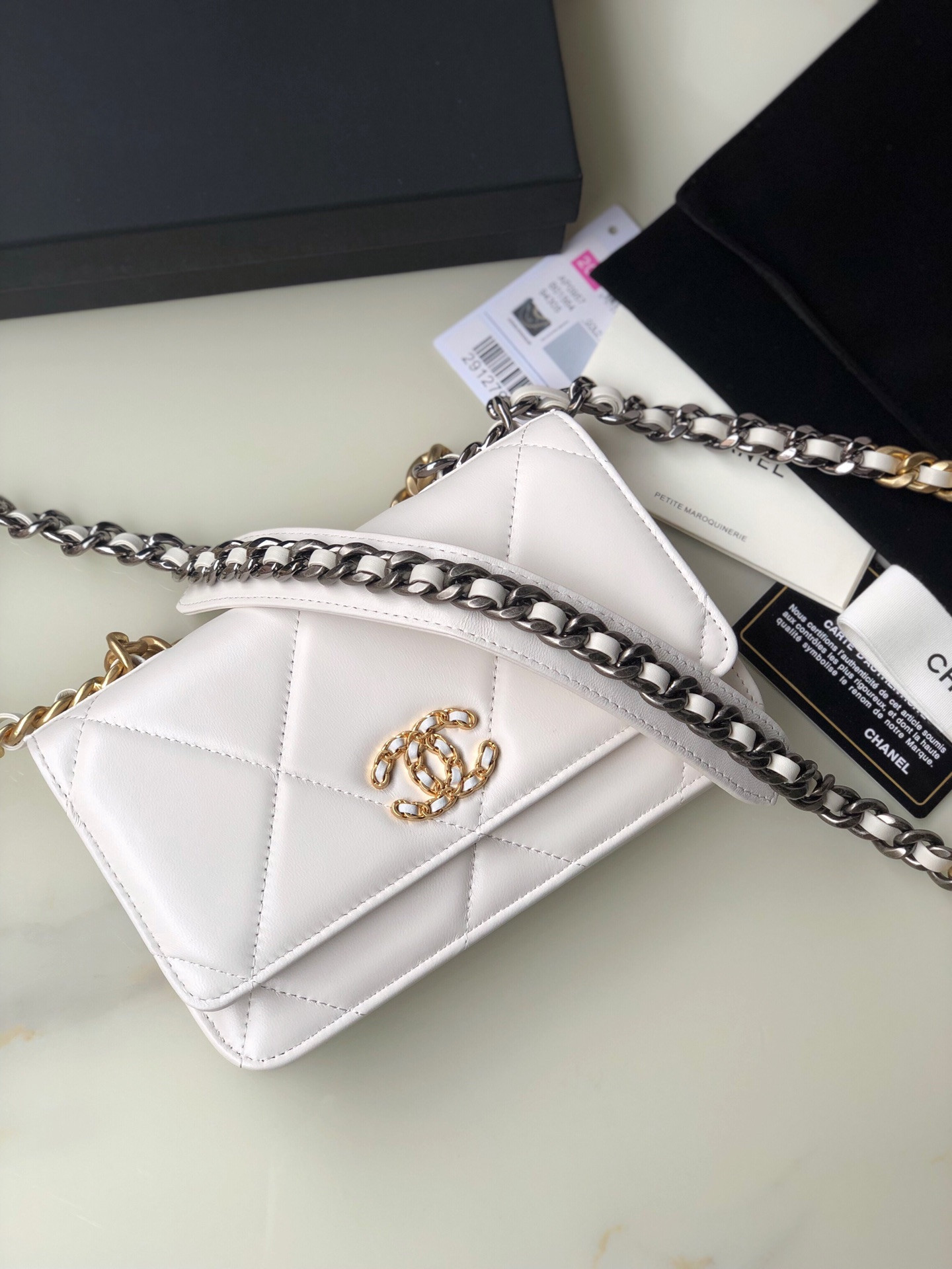 Ch*el classic wallet on chain 4.8 × 7.5 × 1.4 in