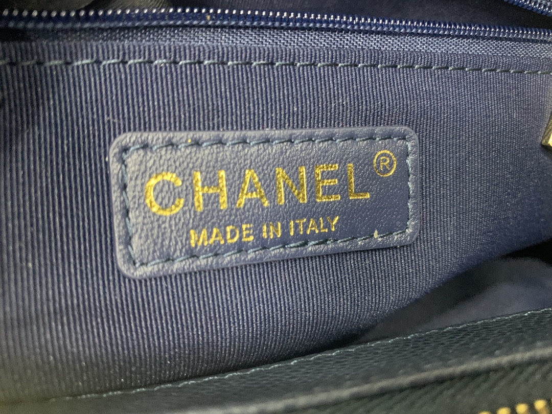 Ch*el gst caviar leather hardware 24x33x13cm