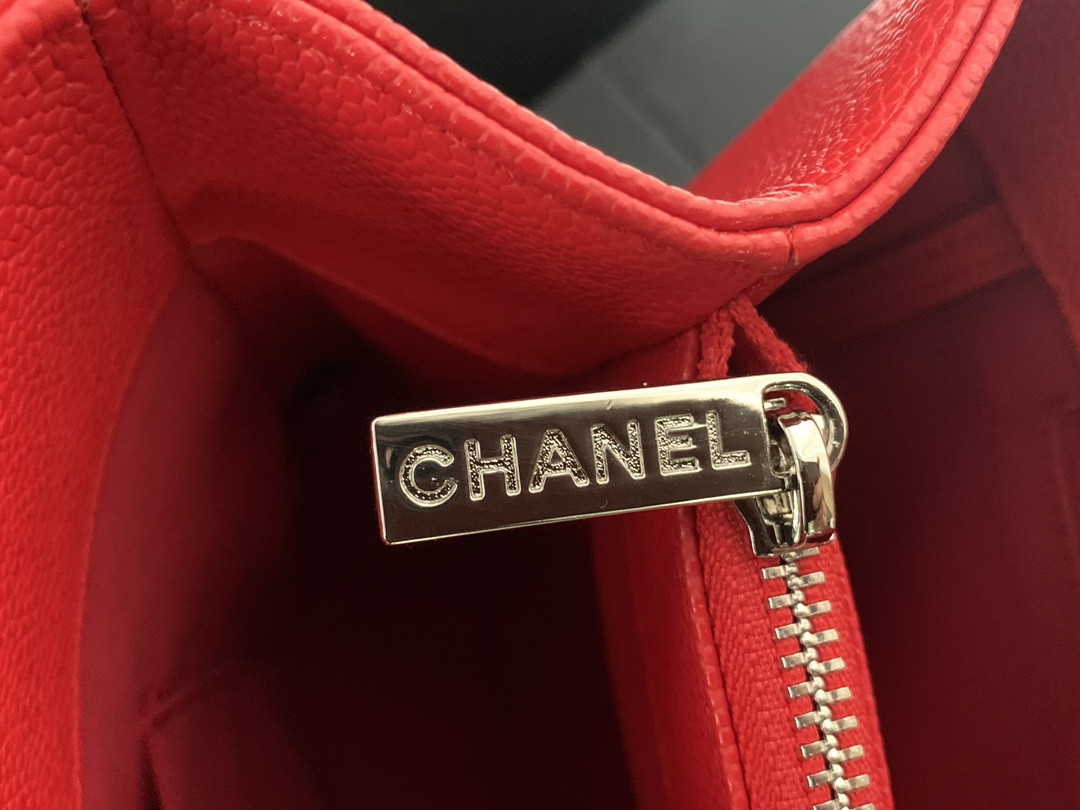 Ch*el gst caviar leather hardware 24x33x13cm