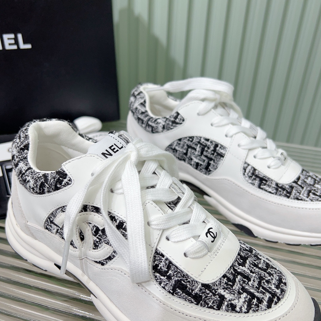 ua Ch*el sneakers tweed
