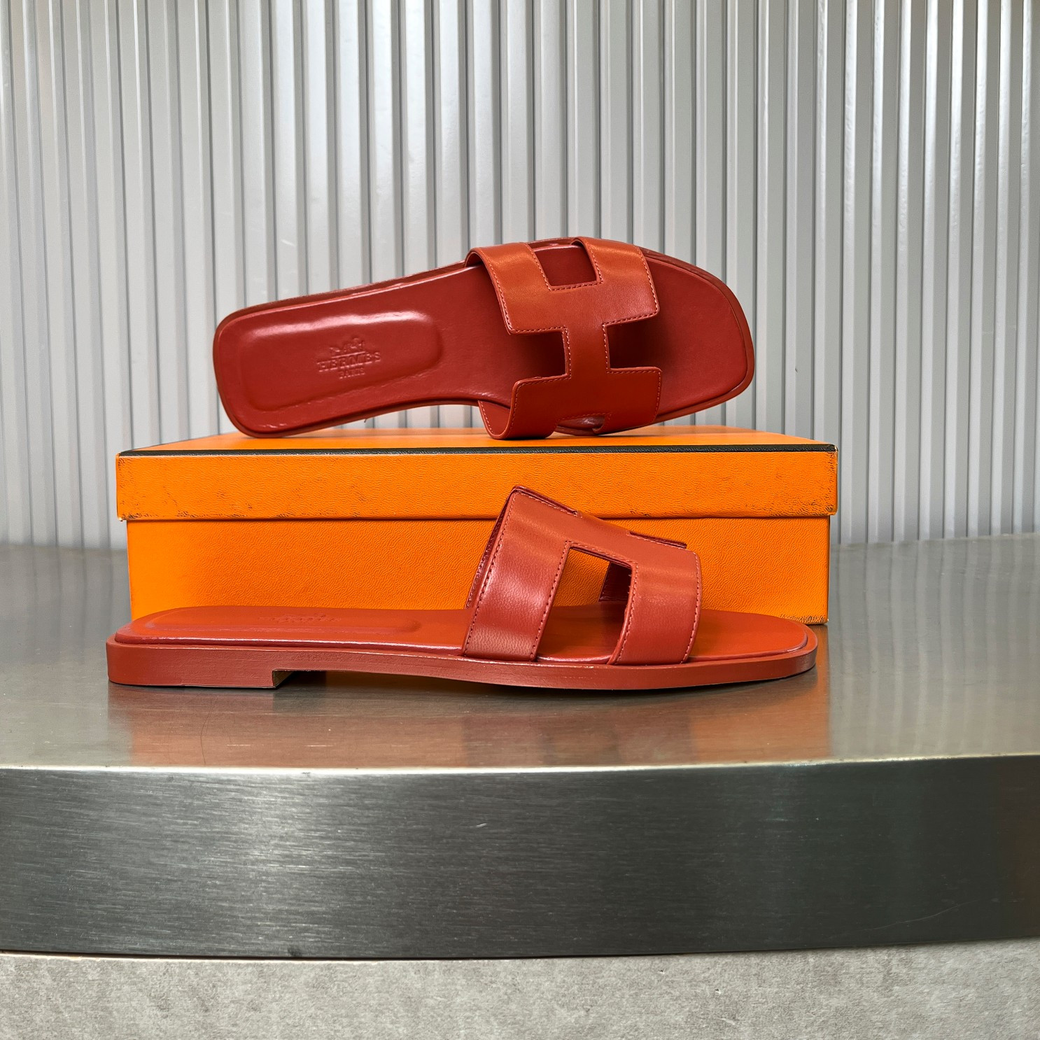 ua H**me5 oran sandal