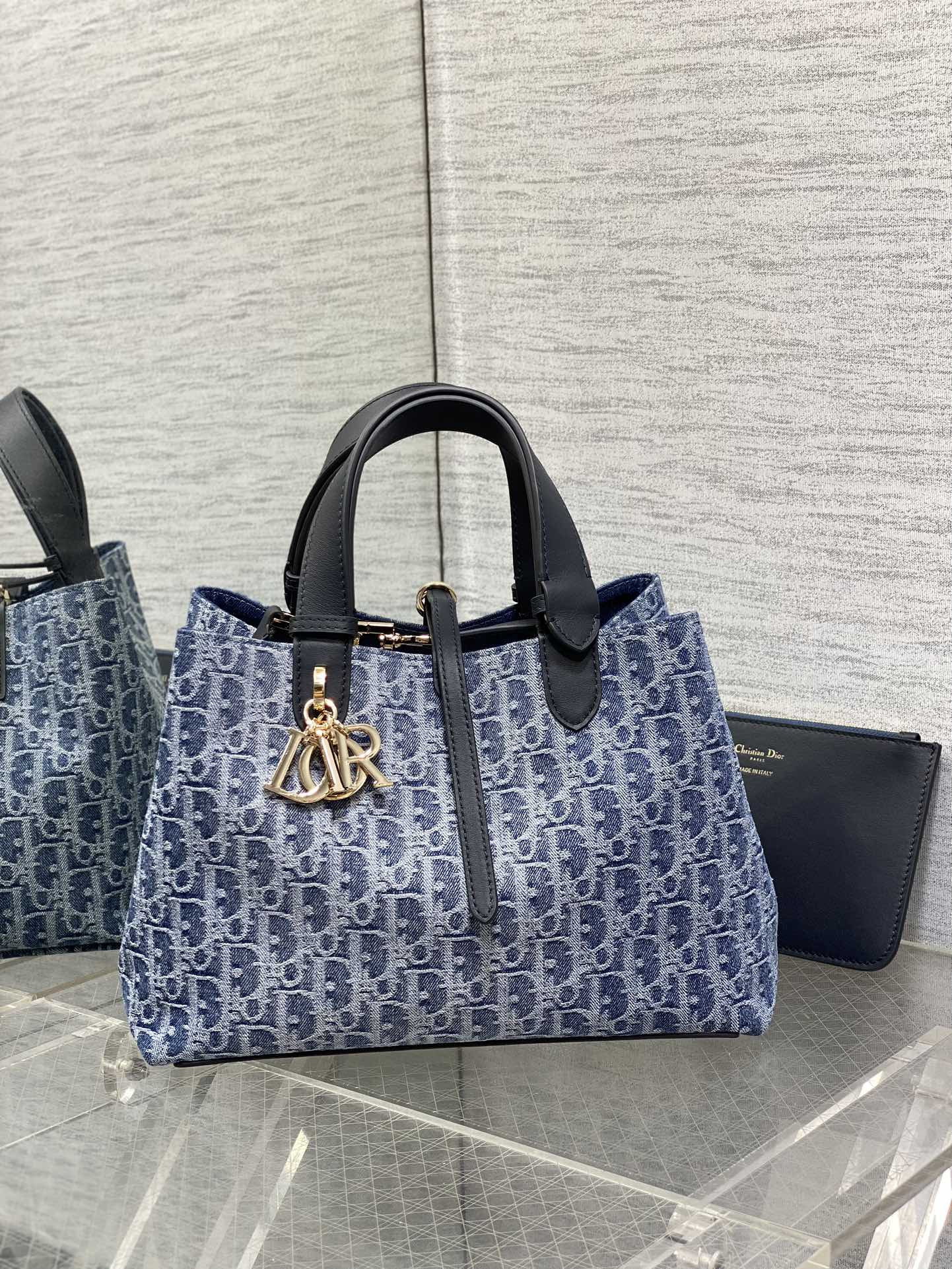 medium D*or toujours bag blue denim D*or oblique jacquard 28.5 x 21.5 x 17 cm