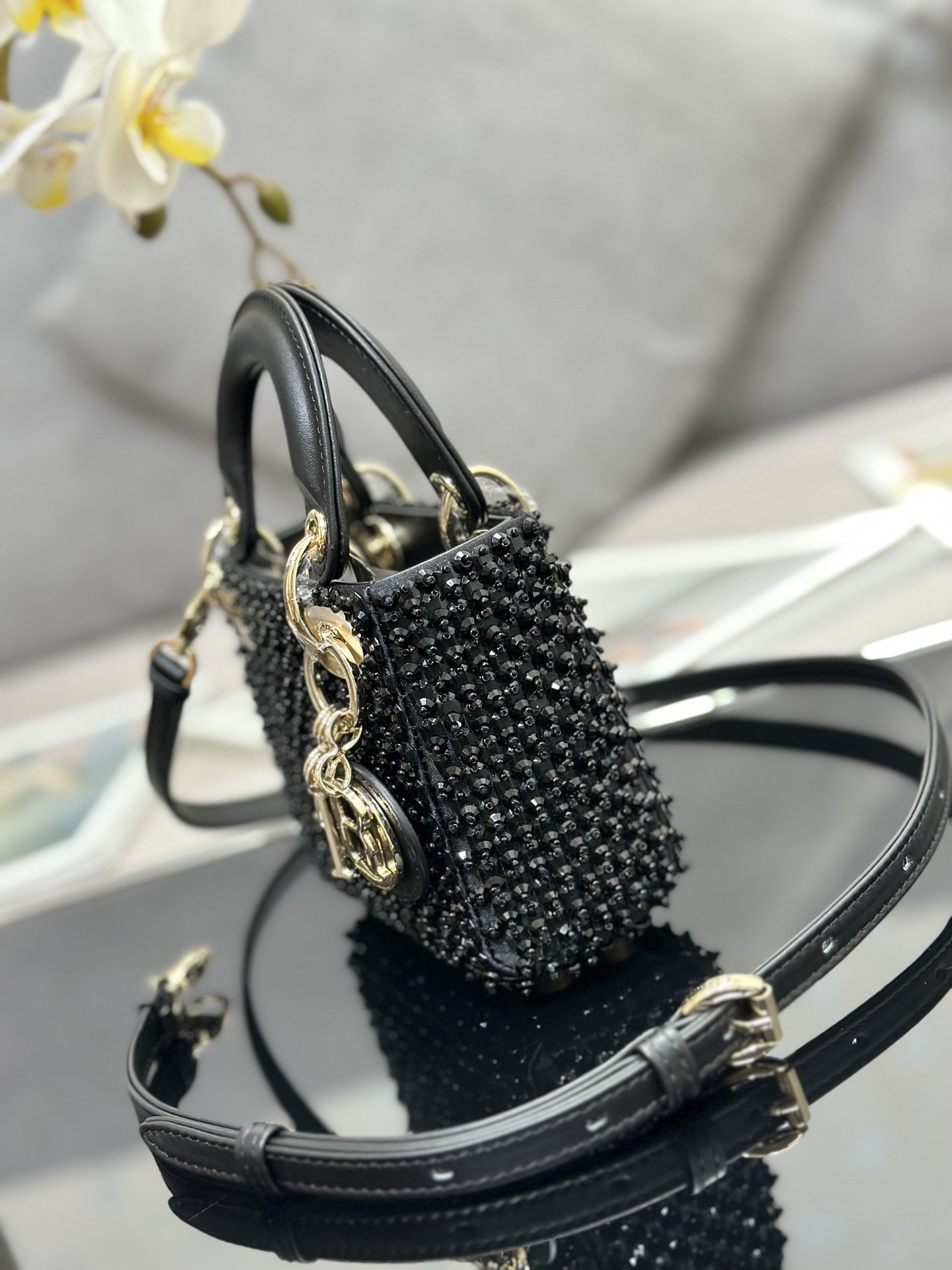 lady D*or ultra-mini embroidered micro-beads 12 x 10.2 x 5 cm