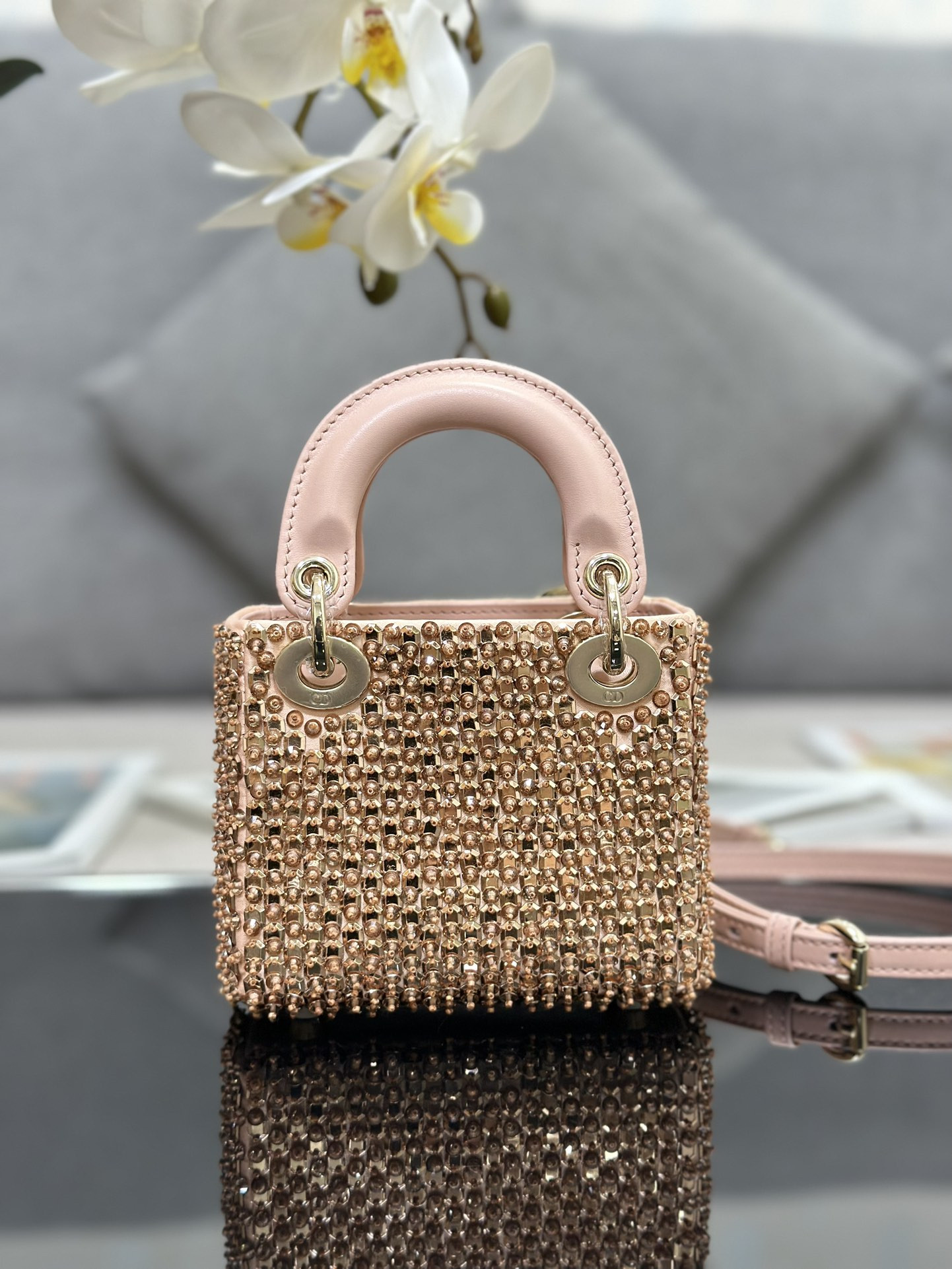 lady D*or ultra-mini embroidered micro-beads 12 x 10.2 x 5 cm