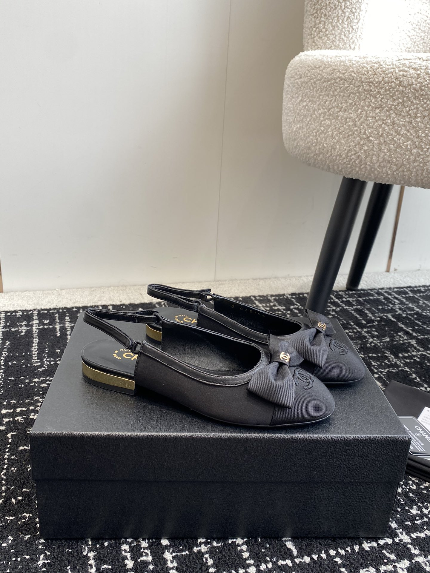 ua Ch*el slingbacks