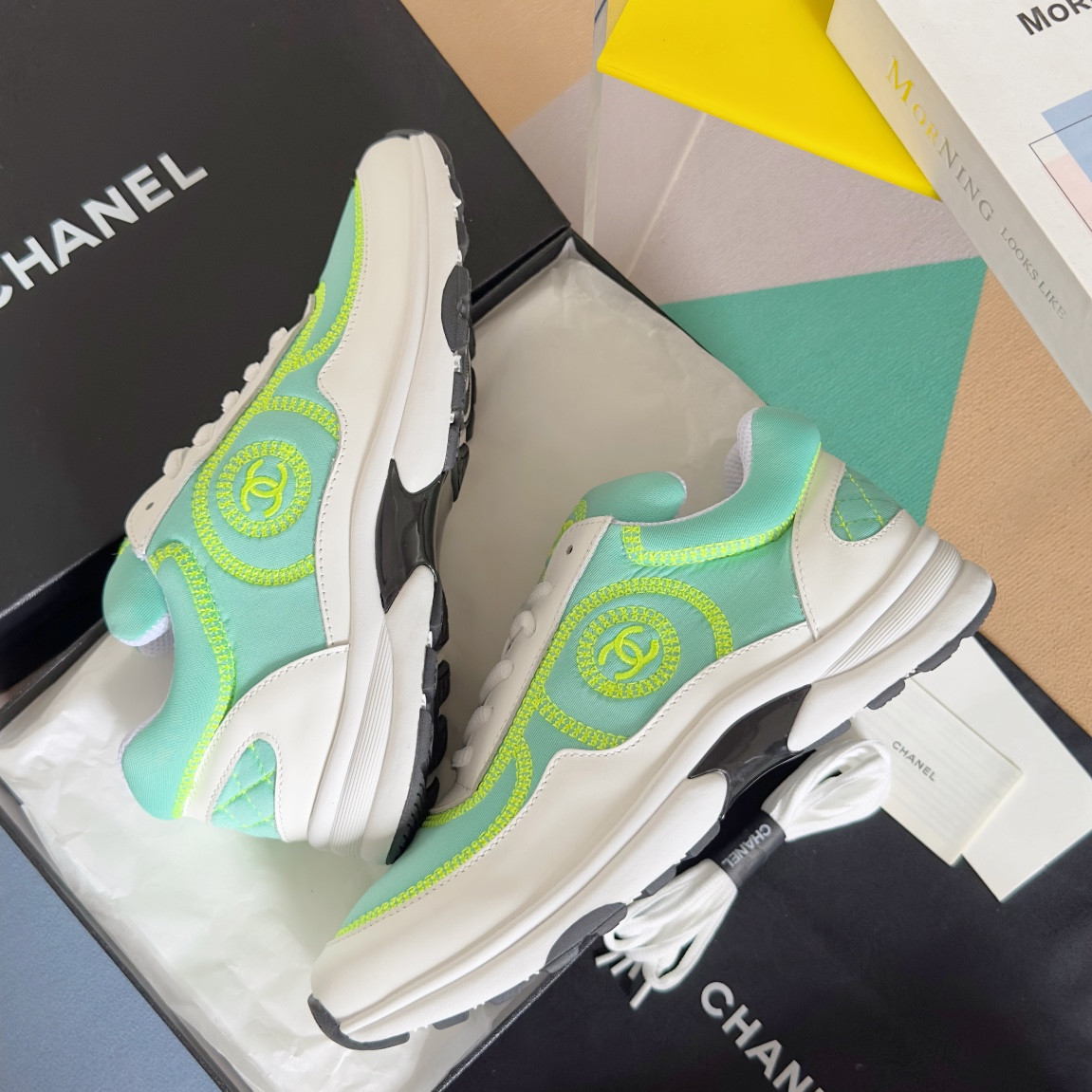 ua Ch*el sneaker