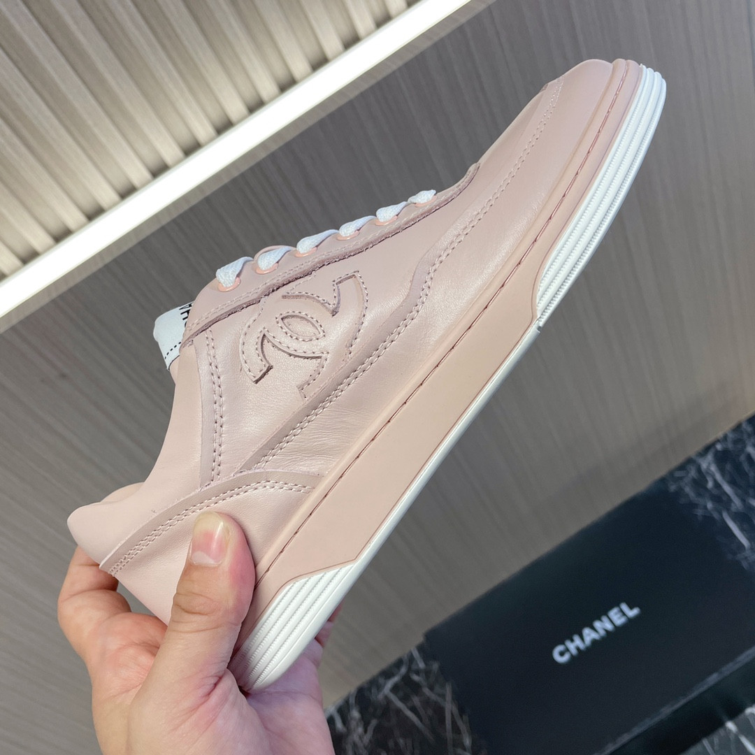 ua Ch*el sneakers calfskin