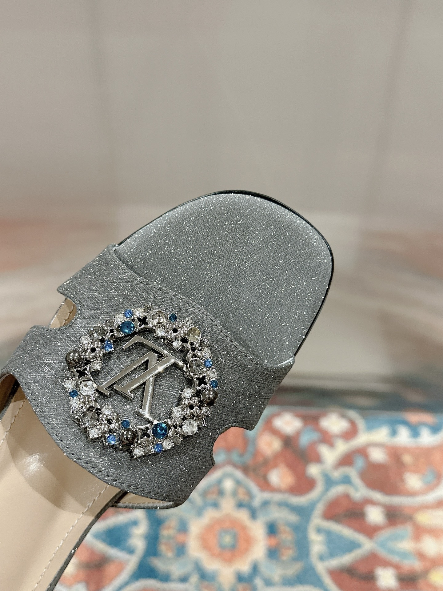 UA LV Flat Mule