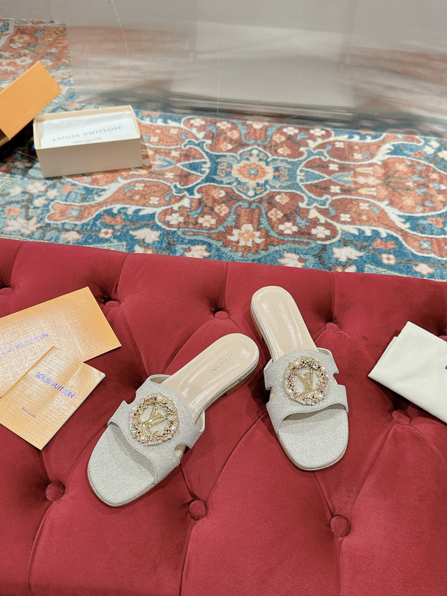 UA LV Flat Mule