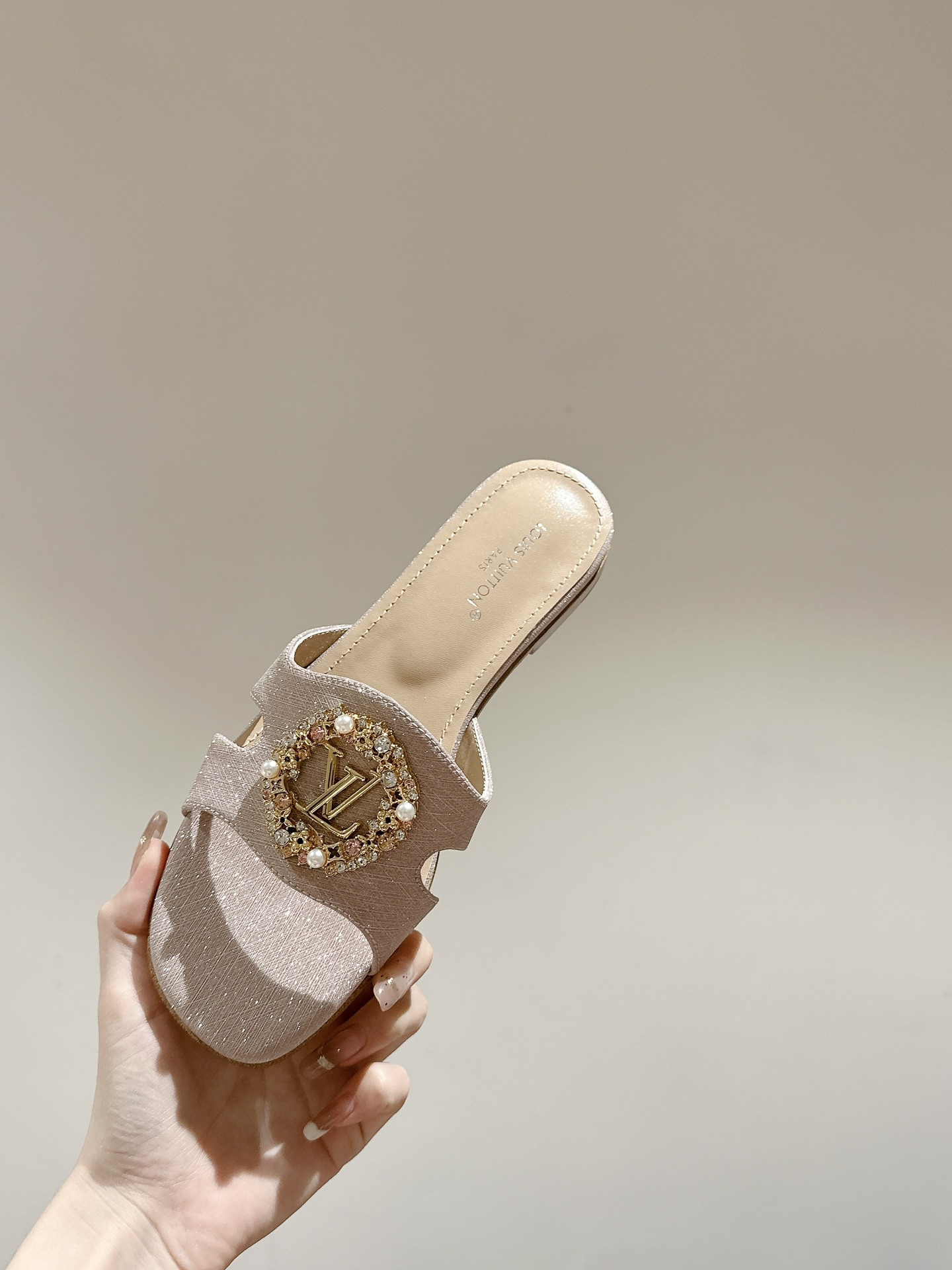 UA LV Flat Mule