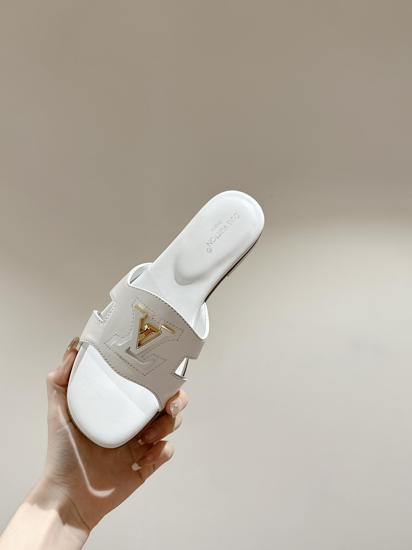 UA LV Flat Mule