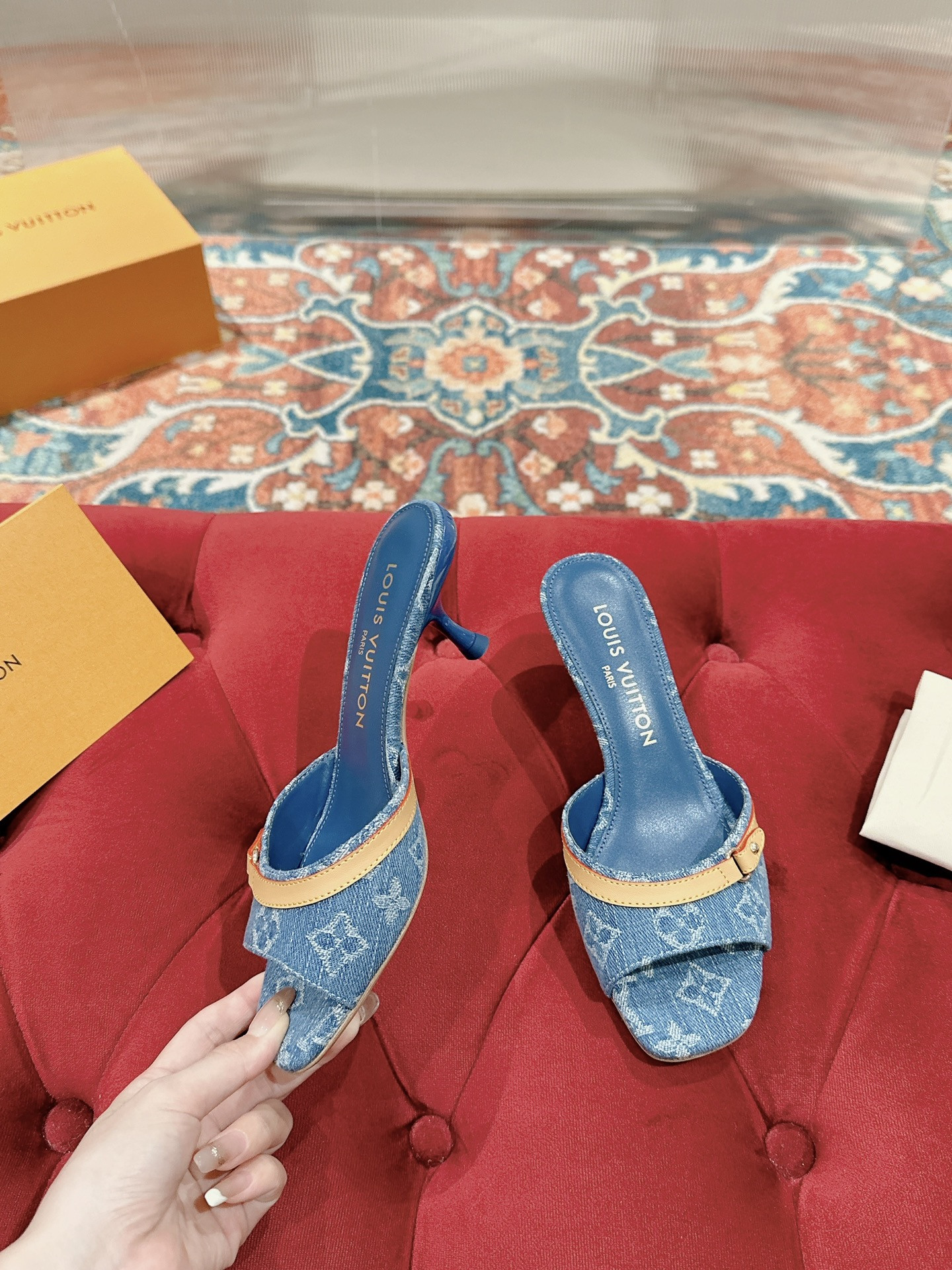 LV Helios Slide