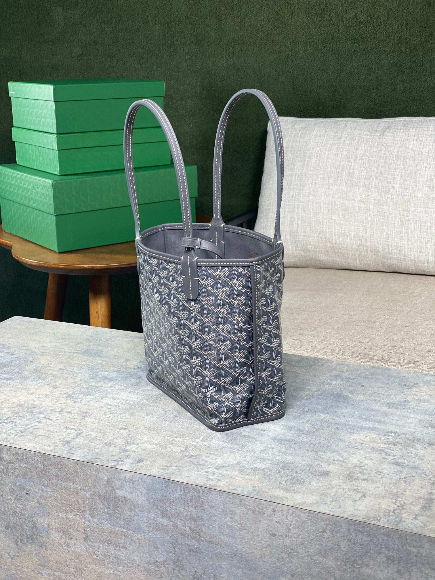 Go*ard anjou mini bag 20 cm x 10 cm x 20 cm
