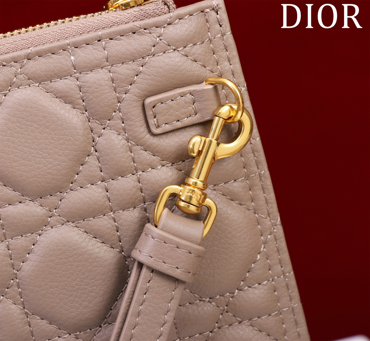 large D*or caro daily pouch 30 x 21.5 cm