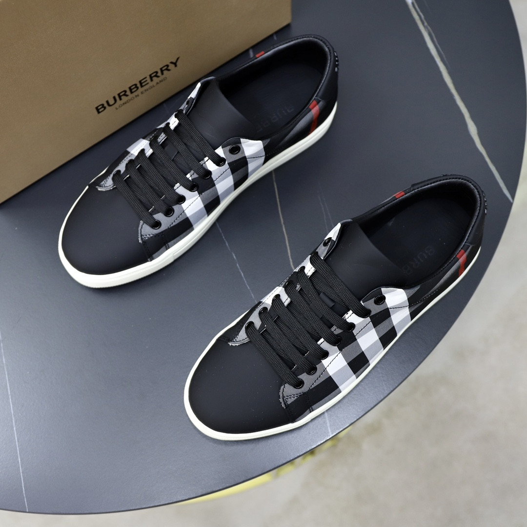 ua B**rry check sneakers