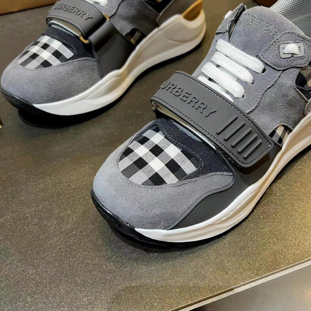 ua B**rry sneakers