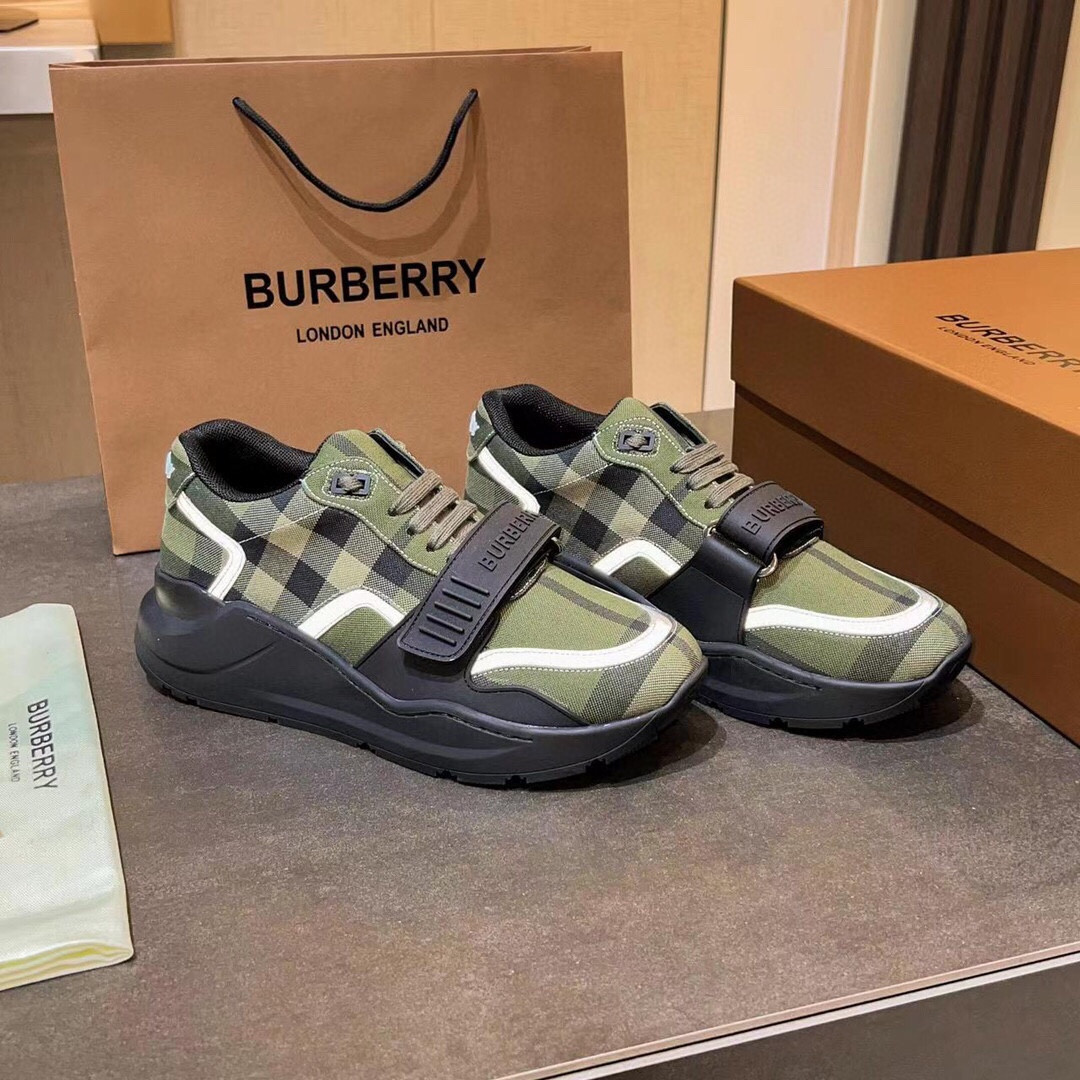 ua B**rry sneakers