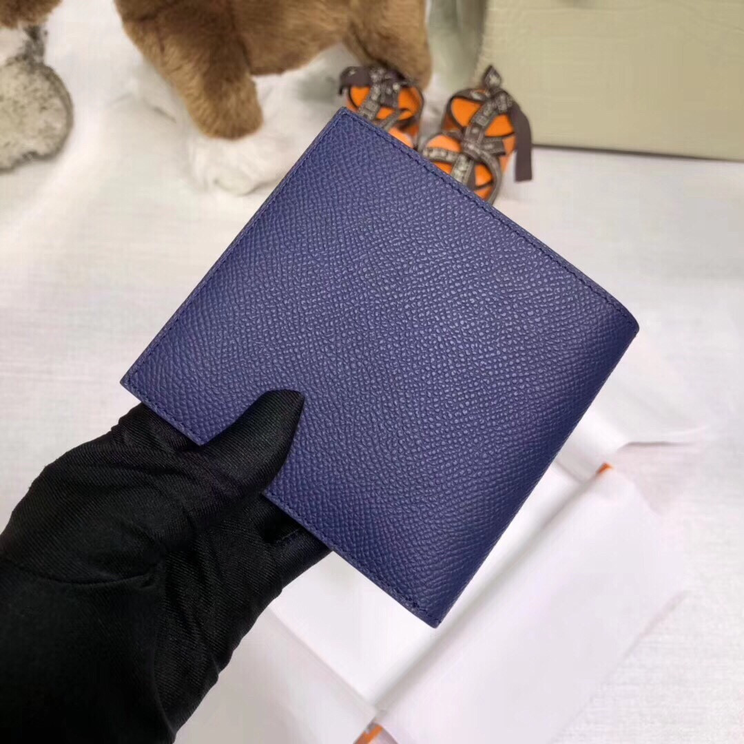 H**me5 poker compact wallet