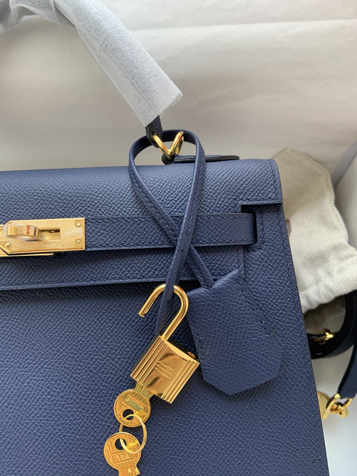 HERMÈS Kelly Gold-tone Hardware 25 28