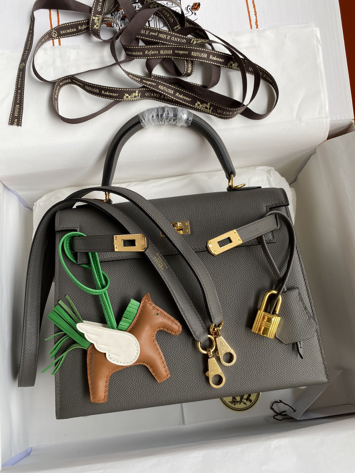 HERMÈS Kelly Gold-tone Hardware 25 28