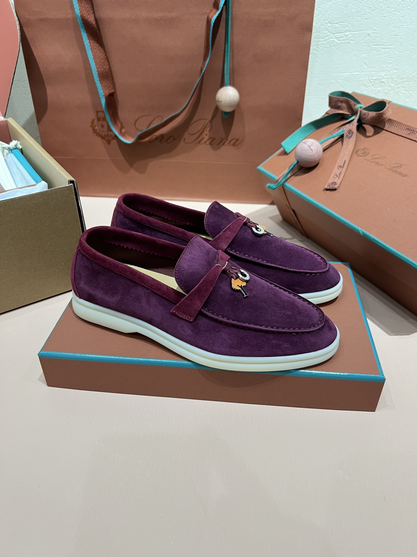 ua L**o p*ana summer charms walk loafers