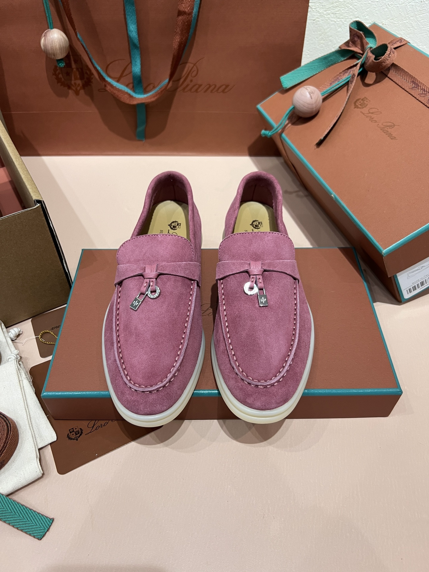 ua L**o p*ana summer charms walk loafers