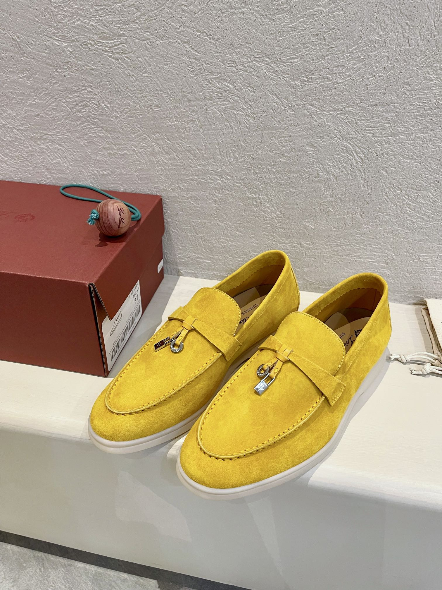 ua L**o p*ana summer charms walk loafers