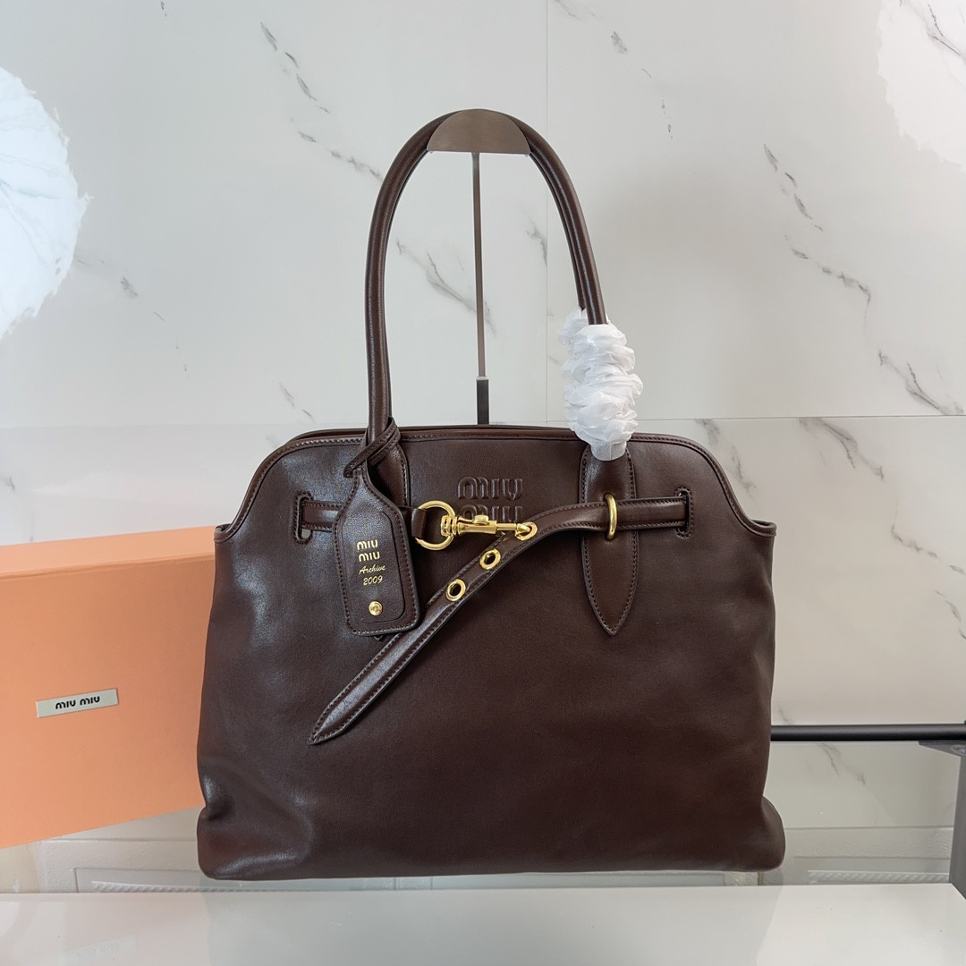 Miu Miu aventure nappa 31X40X13CM
