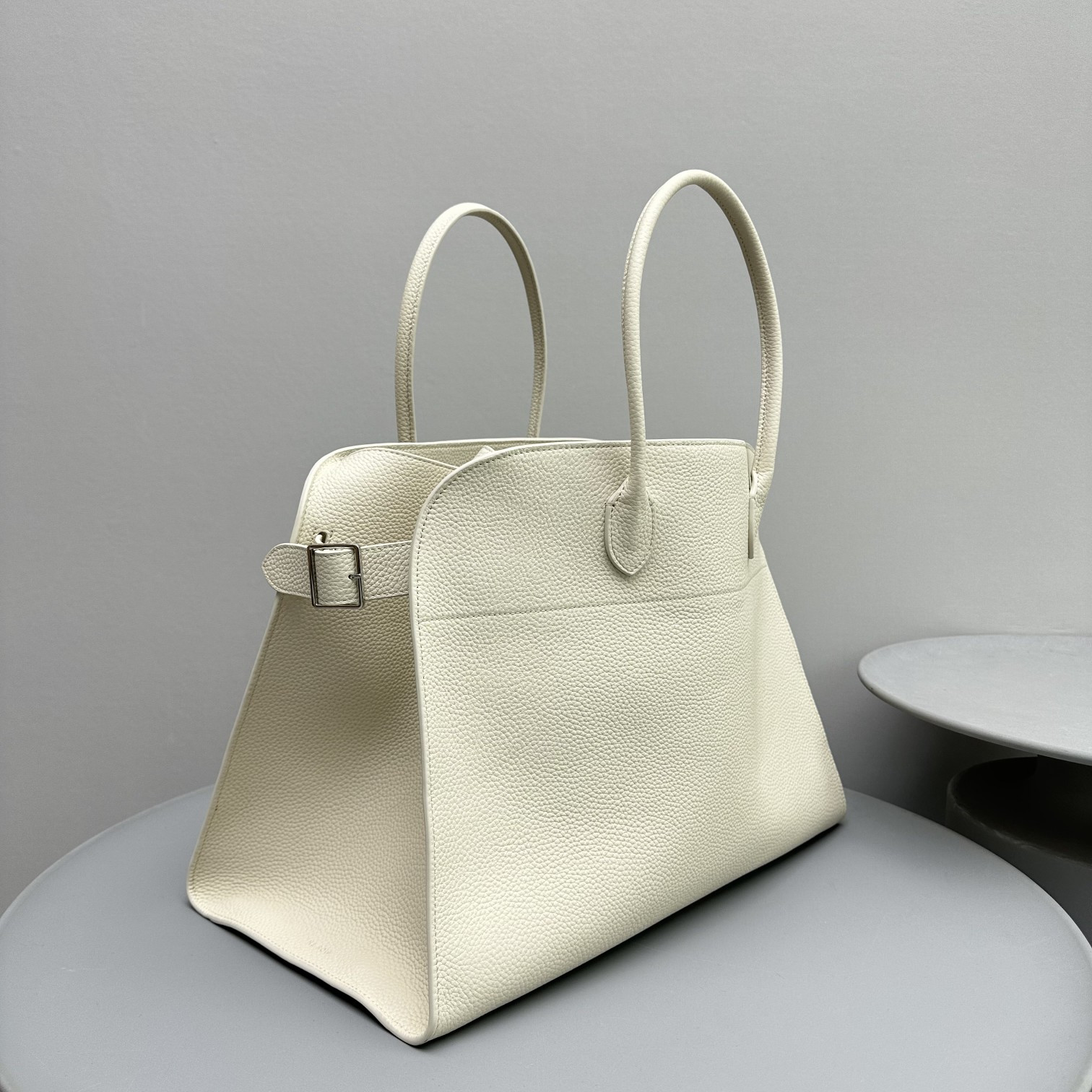 T*e R0w margaux 17 43x24x30cm