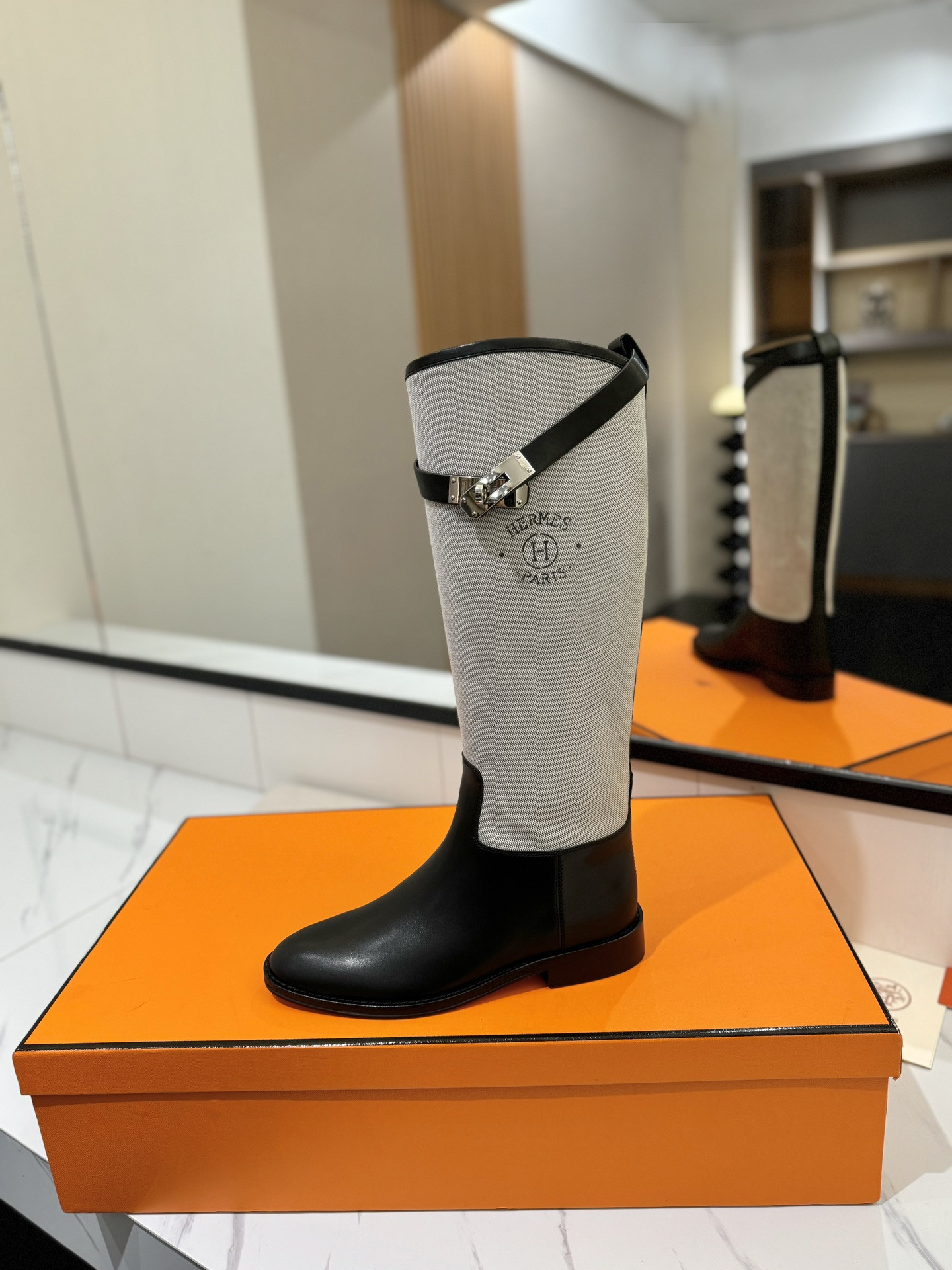 ua H**me5 jumping boots