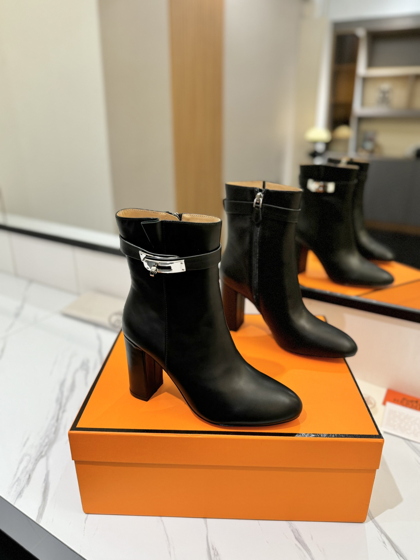 ua H**me5 kelly jumping boots