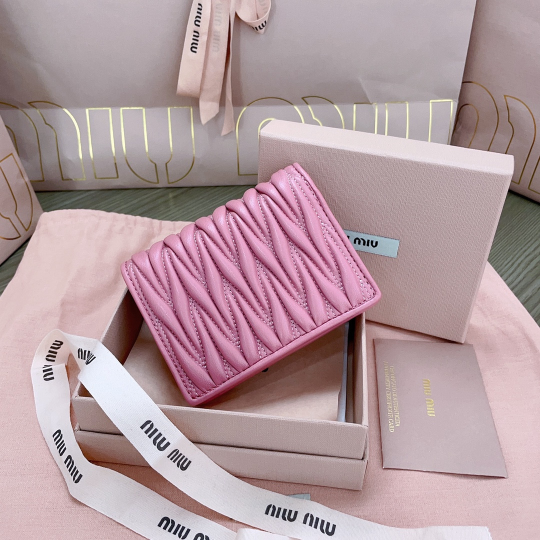 Miu Miu Small matelassé nappa leather wallet 11.2x8.5cm