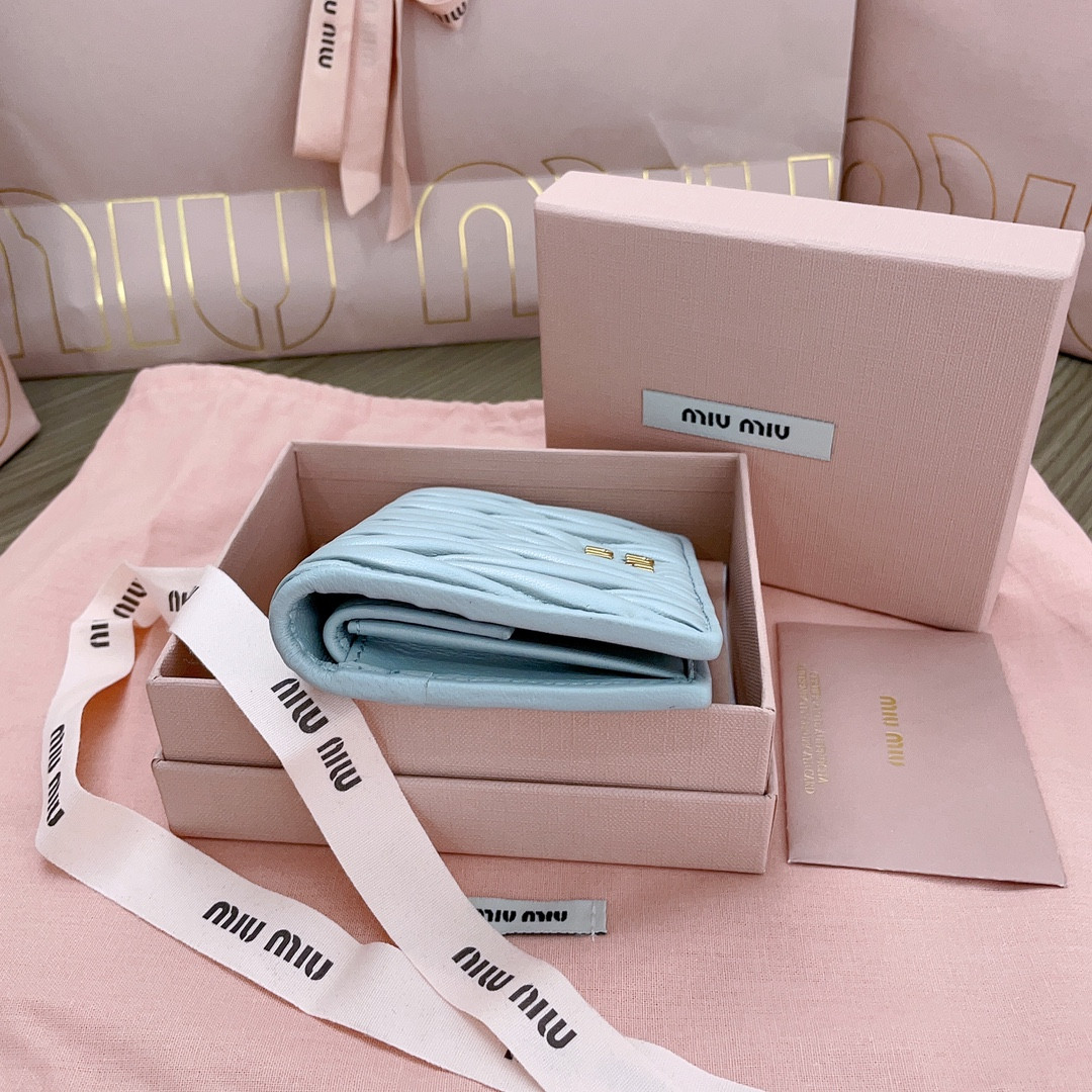 Miu Miu Small matelassé nappa leather wallet 11.2x8.5cm