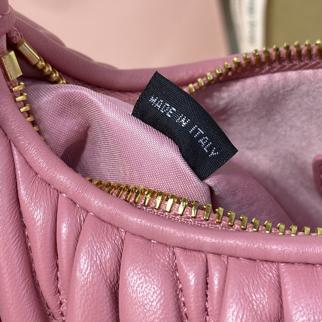 Miu Miu Wander matelassé nappa leather hobo bag 17x20x6cm