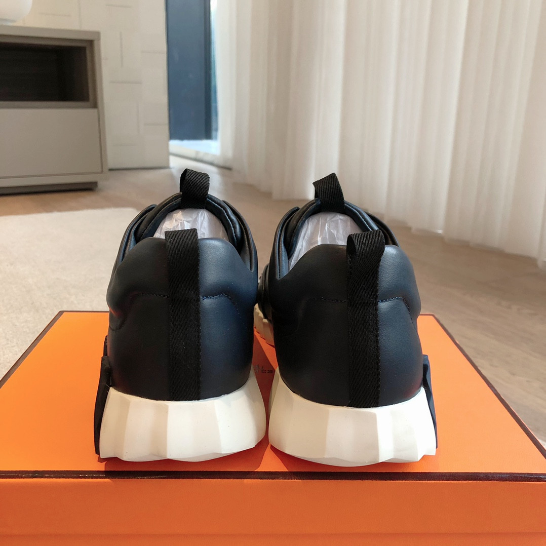 ua H**me5 bouncing sneaker