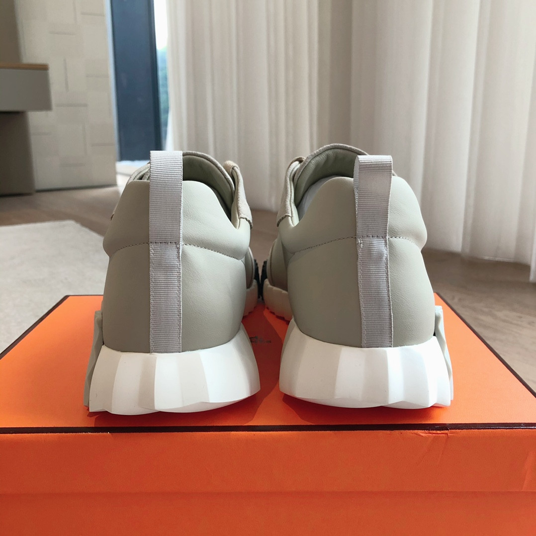 ua H**me5 bouncing sneaker