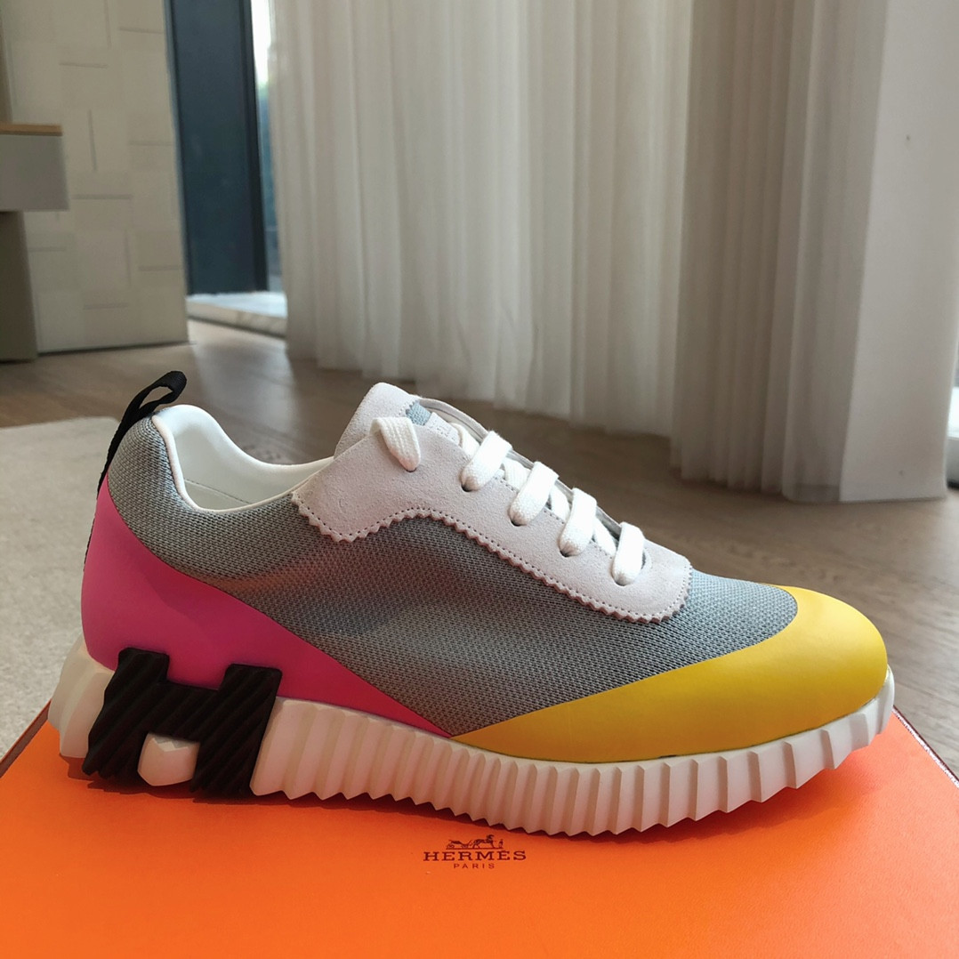 ua H**me5 bouncing sneaker