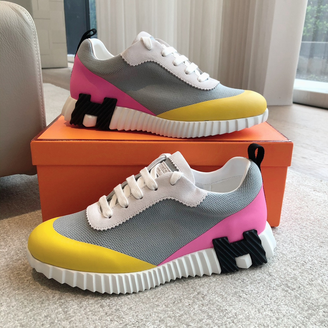 ua H**me5 bouncing sneaker