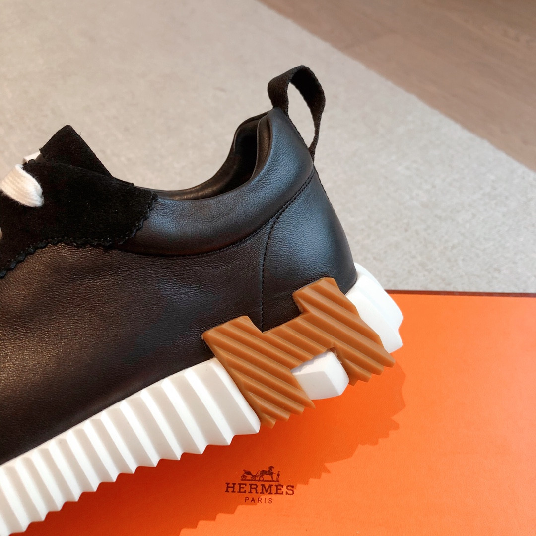 ua H**me5 bouncing sneaker