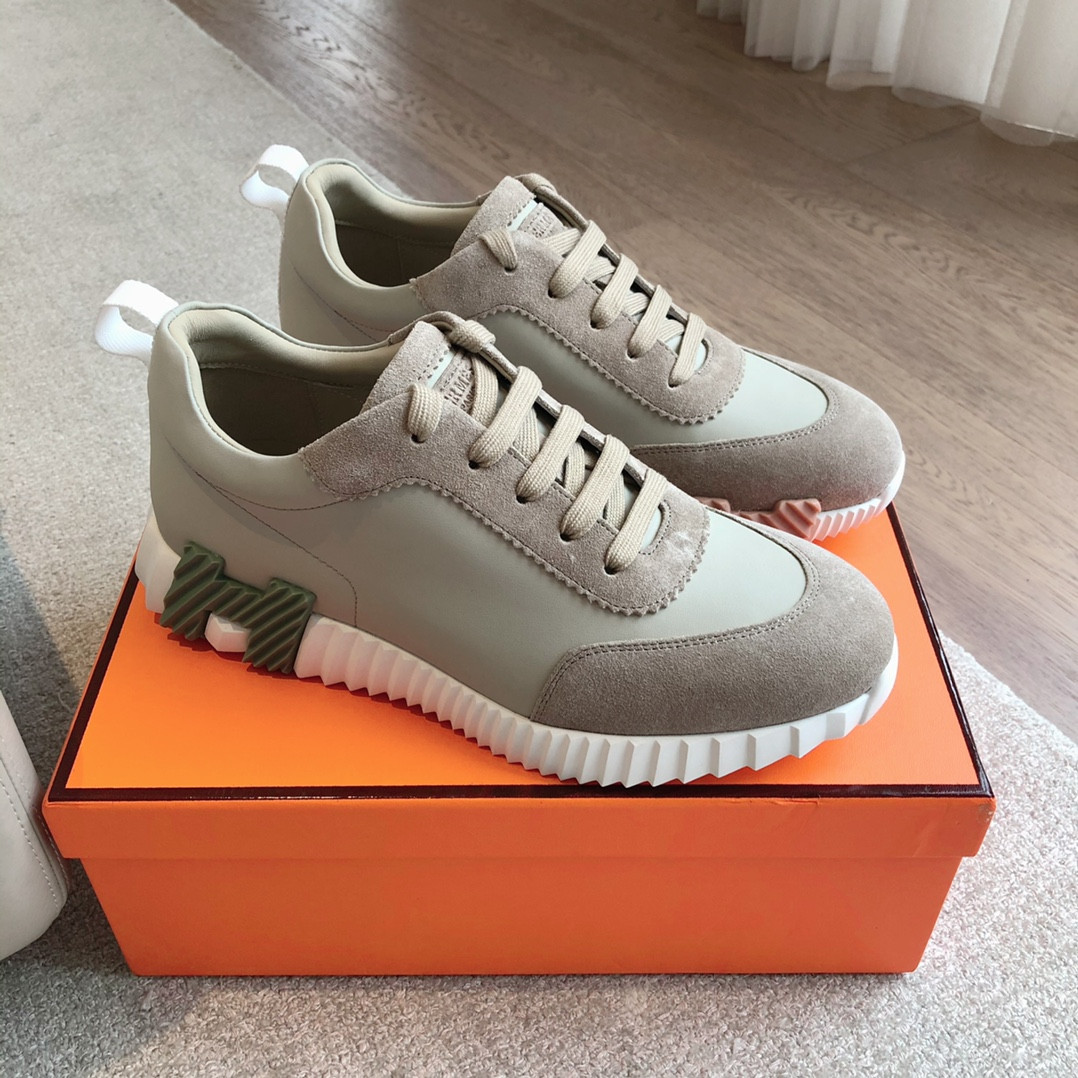ua H**me5 bouncing sneaker