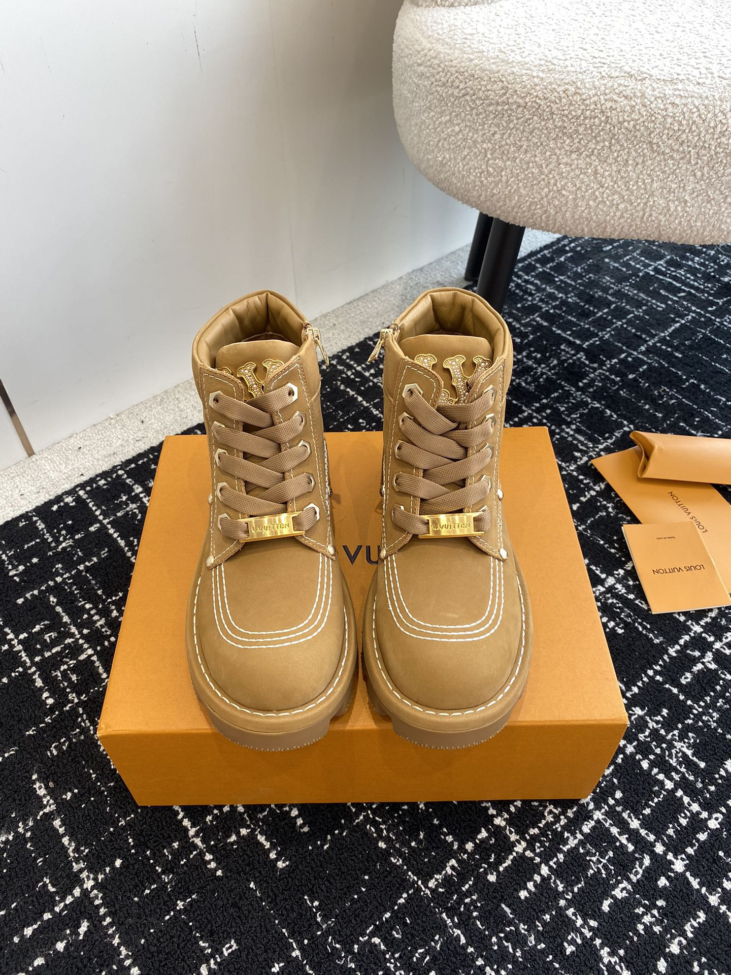UA LV Boot