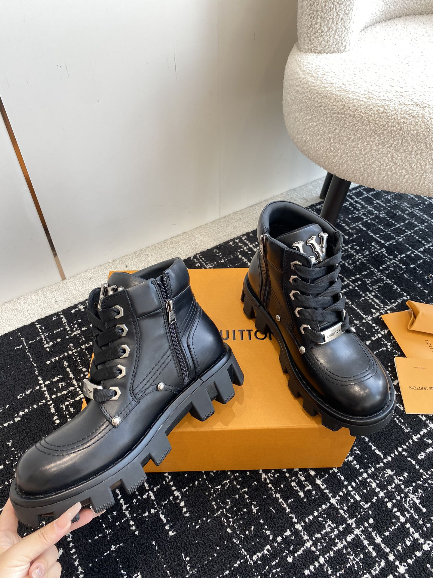 UA LV Boot
