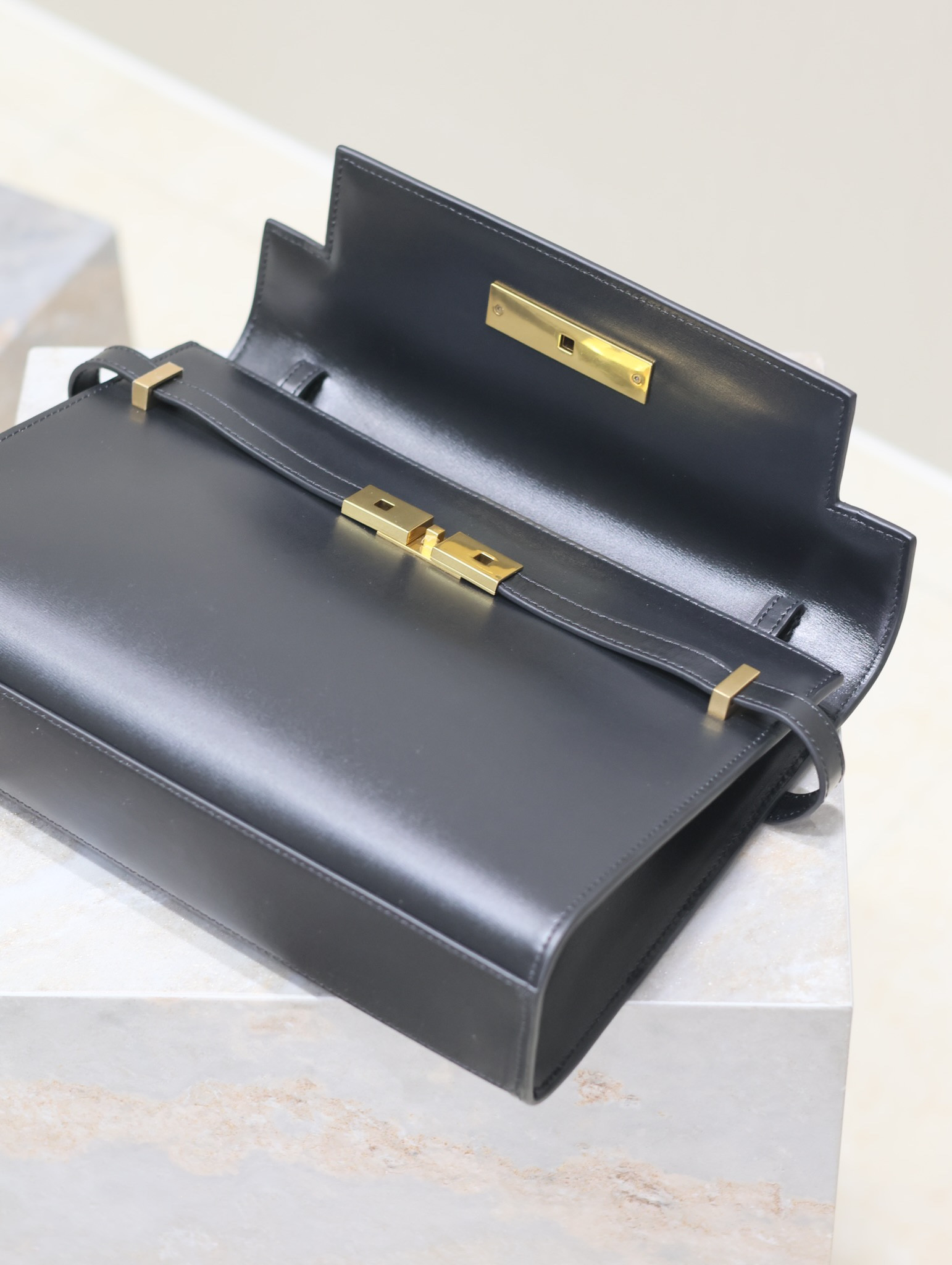 y*l medium manhattan in box Sa**t Lau*nt 29x20x7.5cm