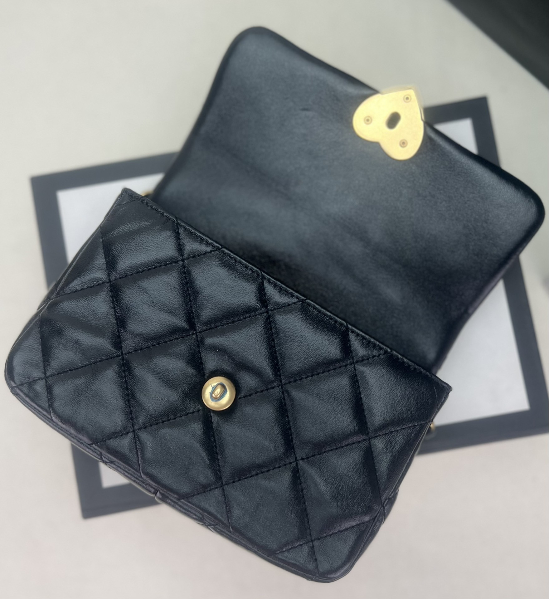 Ch*el flap handbag cf 21x14x6cm