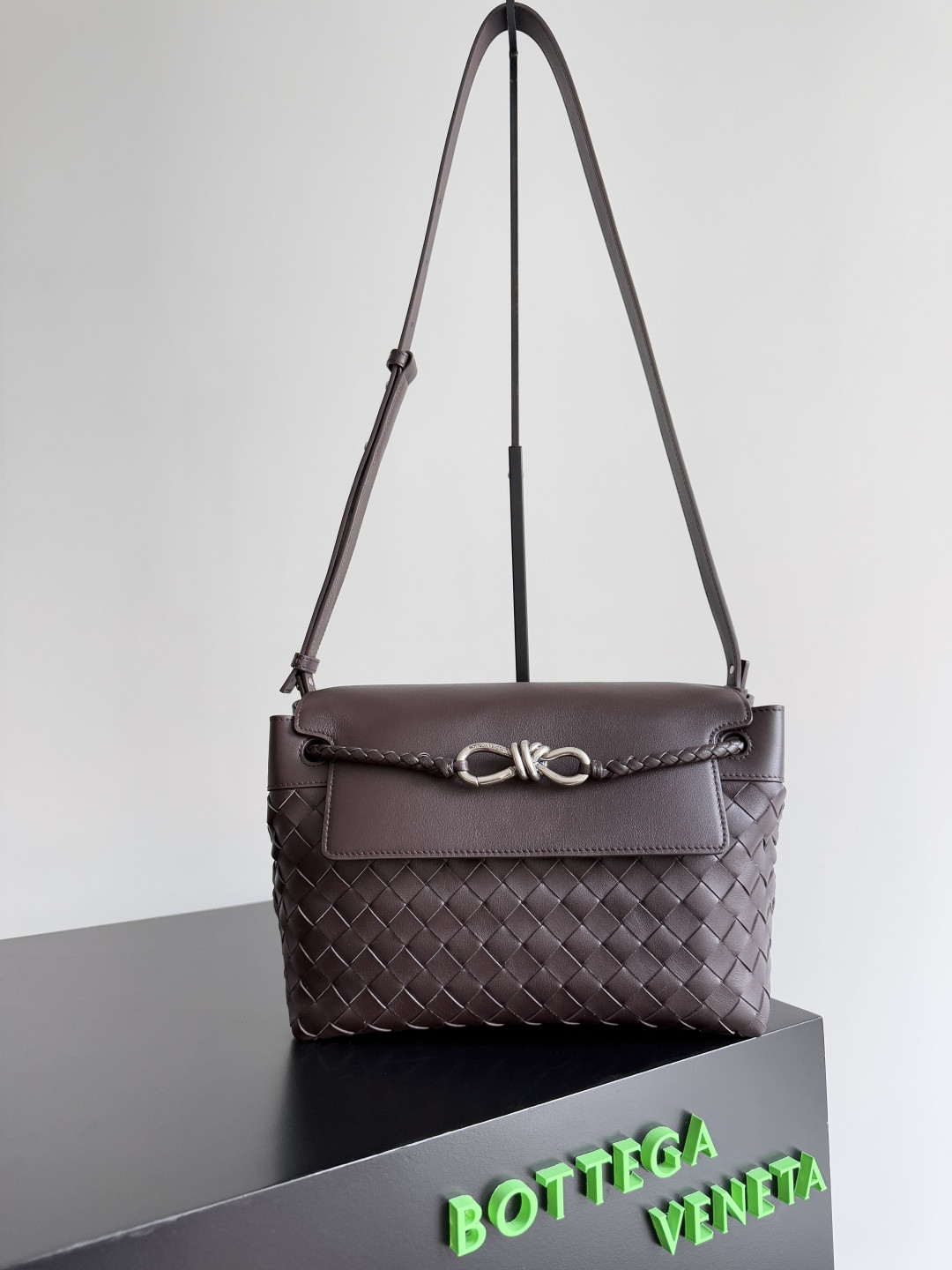 bo*te*ga Ve*ne*ta small andiamo messenger 29x20x13cm