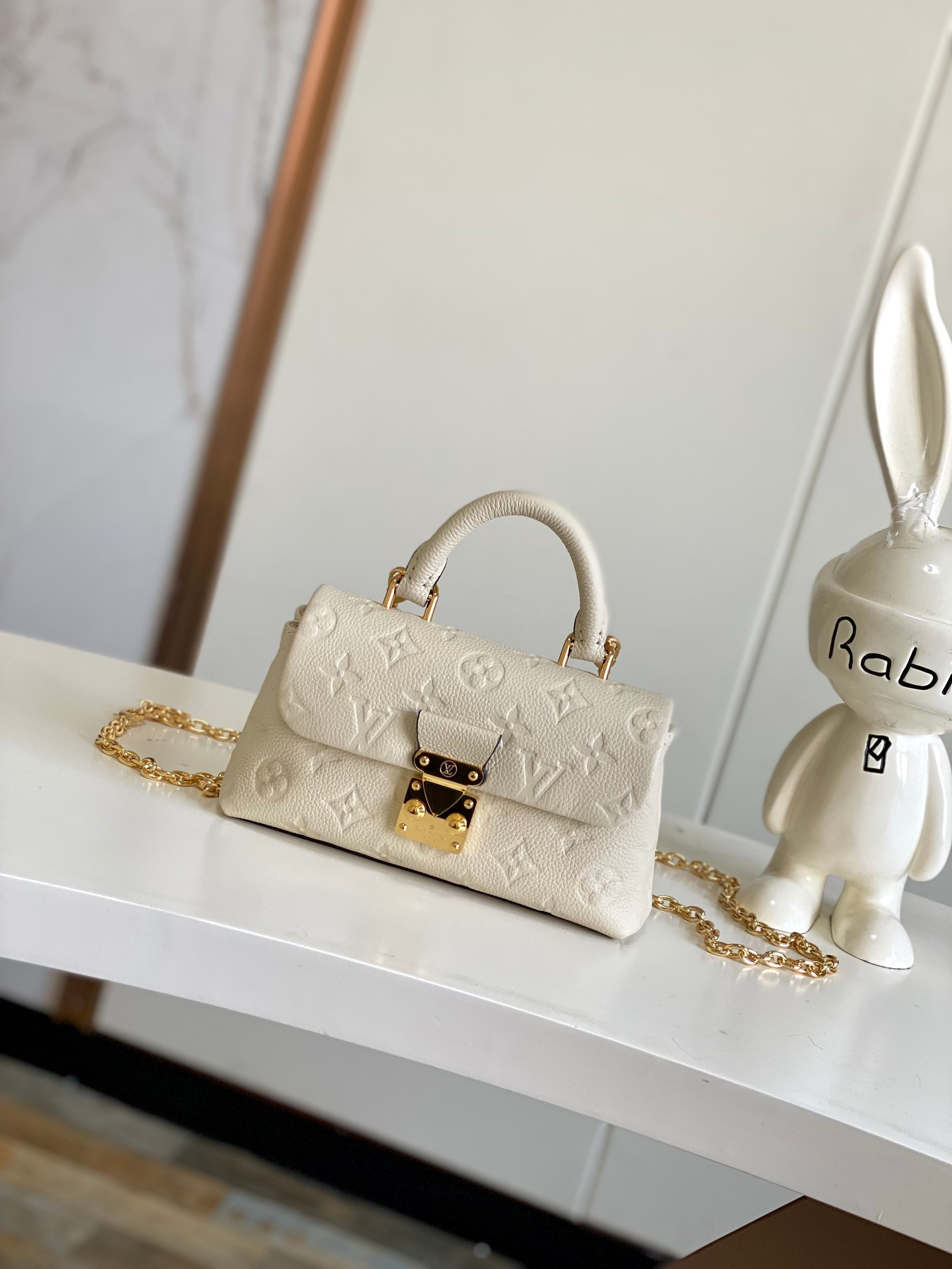 LV Nano Madeleine M12145 12.5 x 6 x 21cm
