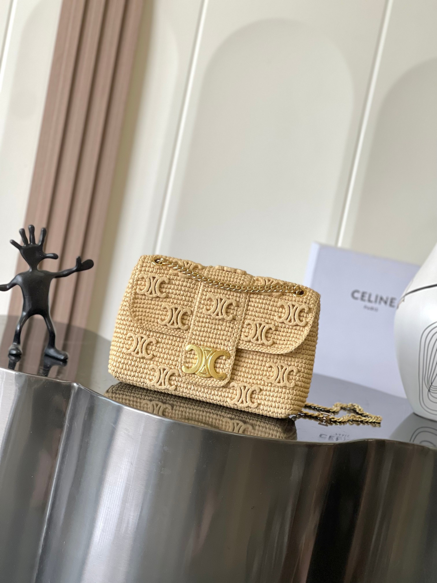 Ce**e victoire medium bag in raffia with triomphe embroideries 25x17x9cm